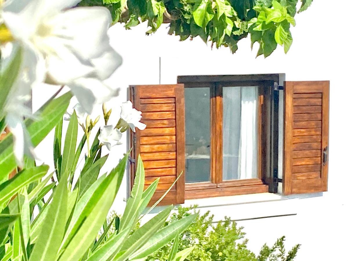 Beach House Set In A Beautiful Bay Karystos  Exterior foto